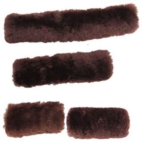 Lammfell-Halfter-Set fuer Pferde mit Nasenschoner, Genickschoner und Backenstueckbezügen aus 100%-Australien-Merino-Fell.