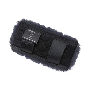 Kinnkettenschoner aus Lammfell für Pferde - Kinnkettenunterlage aus echtem Fell für Trensenzaum, Halfter und Kopfstück - Schutz für Riemen und Kette in schwarz-grau