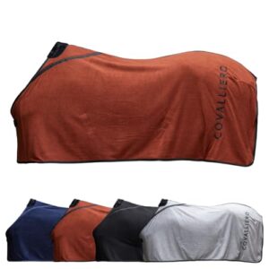 Pferdeabschwitzdecke aus atmungsaktivem Fleece mit Widerristpolster, Kreuzgurten und Brustschnalle für trockenes und bequemes Pferdetransport