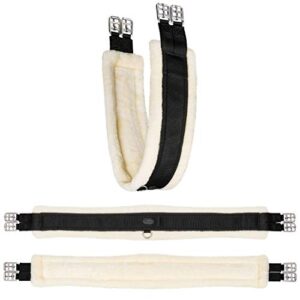 Hochwertiger Sattelgurt mit synthetischem Lammfell-Design und Bauchgurtelement für optimale Tragekomfort