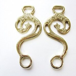 PS Pferdeartikel Hackamore Barock Gold - messingfarben, ein elegantes Accessoire für Pferde mit gold-messingfarbener Optik und schmalen Bändern zwischen den Schenkeln.